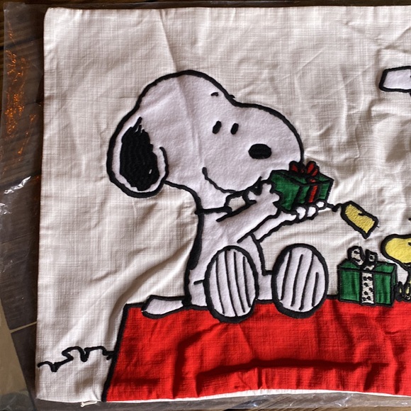Pottery Barn Snoopy & Woodstock Holiday Gifting Peanuts Lumbar Pillow Cover 🎁 - Picture 6 of 16
